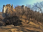 28 Dalla sella parte la Ferrata -Il Nido dei Santacroce sulla Corna Maria qui visibile